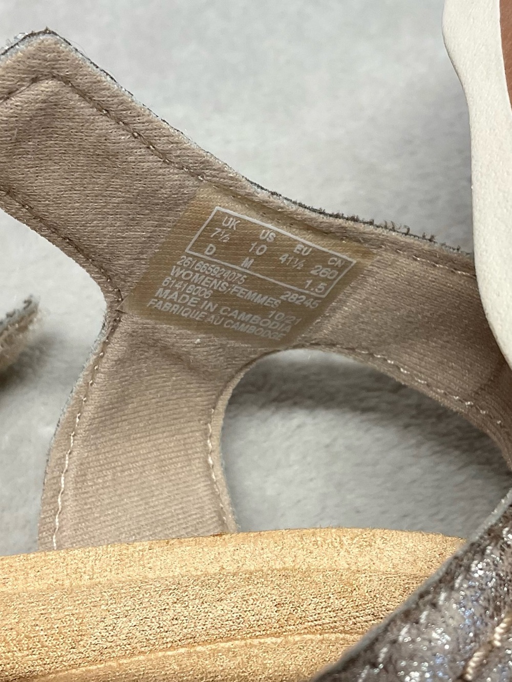 Clarks Women's Metallic Taupe Strappy Sandals - Picture 7 of 8
